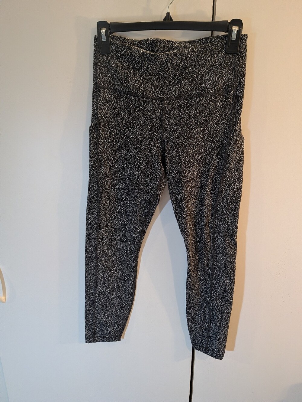 Athleta Small Ultimate Stash Textures High-Rise Black Speckled Active Leggings
